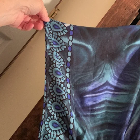 Kaftan shirt, dress, or bathing suit cover up. - Picture 3 of 4